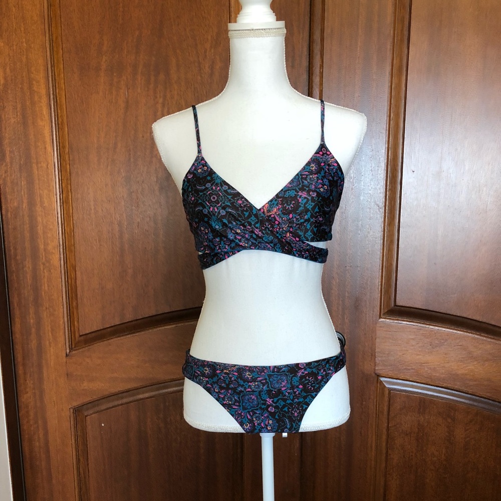 L-Space reversible bikini